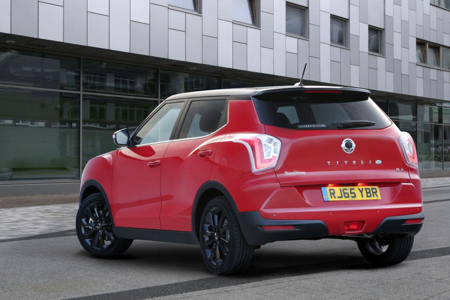  SsangYong Tivoli XDi 2015 года  (UK) (фото 12 из 21)